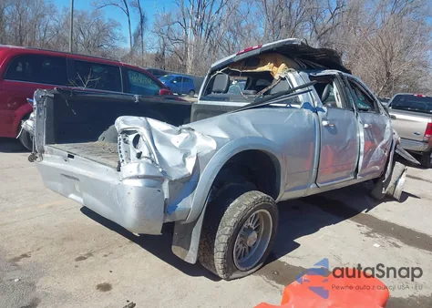 2011 Ram Ram 2500 Laramie z USA, uszkodzony, nr VIN 3D7UT2CL1BG590840